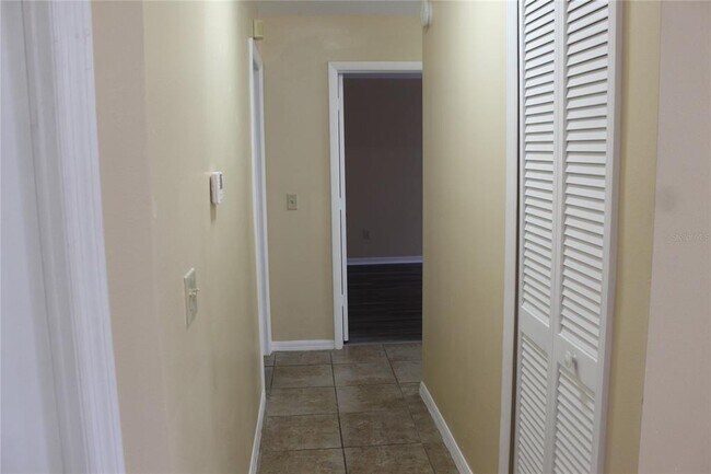 Foto del edificio - 9869 Aloma Bend Ln