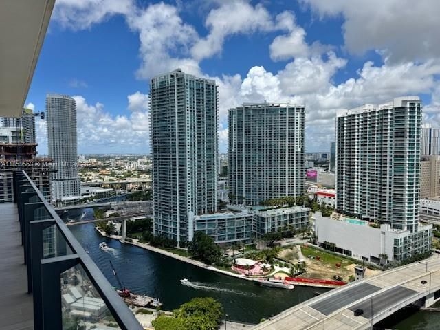 Foto principal - 68 SE 6th St