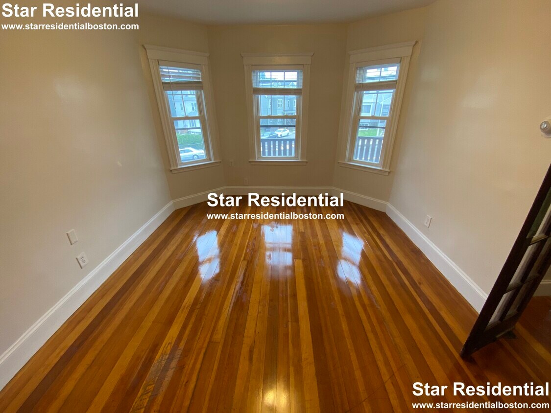 Primary Photo - 959 Morton St