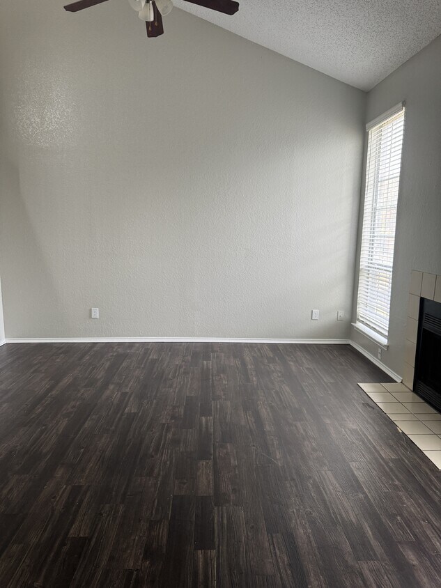 Foto principal - 5976 Westcreek Dr