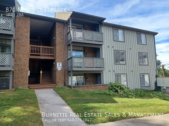 Foto del edificio - 870 Newport Terrace