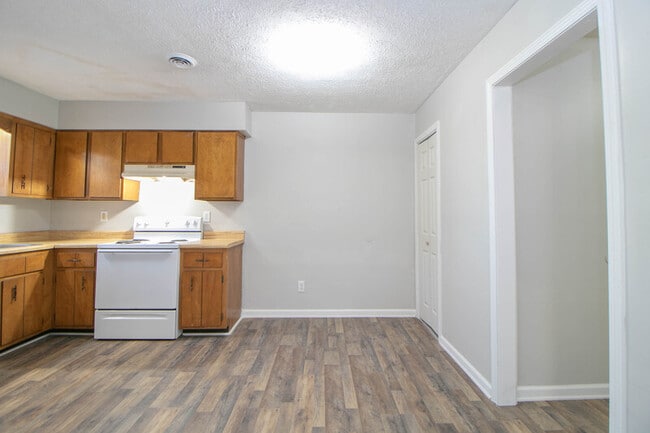 Building Photo - 12-412 Thompsonville Ln