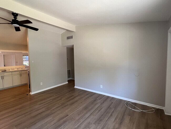 Foto del edificio - 2032 Warwick St