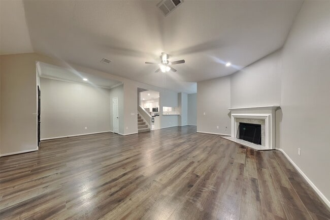 Building Photo - 7102 Blanco Pines Dr