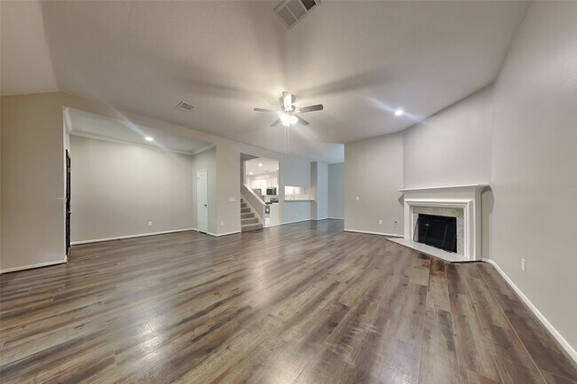 Foto del edificio - 7102 Blanco Pines Dr