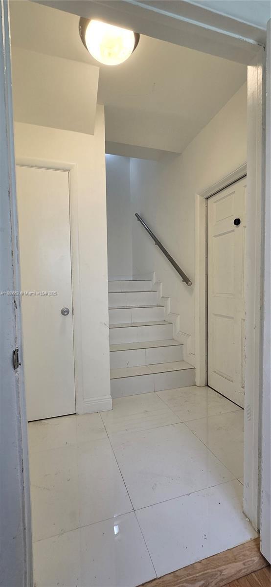 Foto del edificio - 3915 Ponce de Leon Blvd