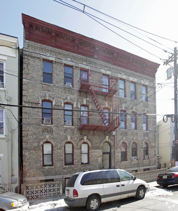 Building Photo - 152-154 New York Ave