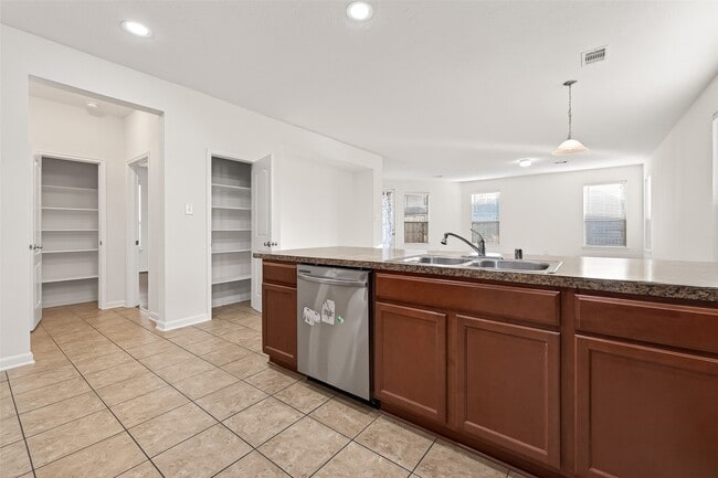 Foto del edificio - 21015 Blackstone Villa Ln