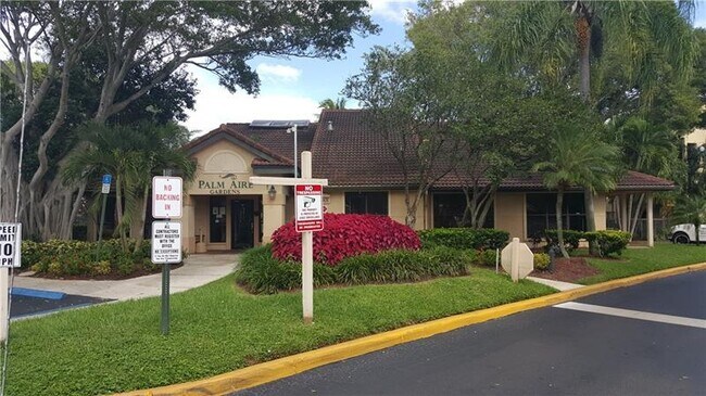 Foto del edificio - 4541 W McNab Rd