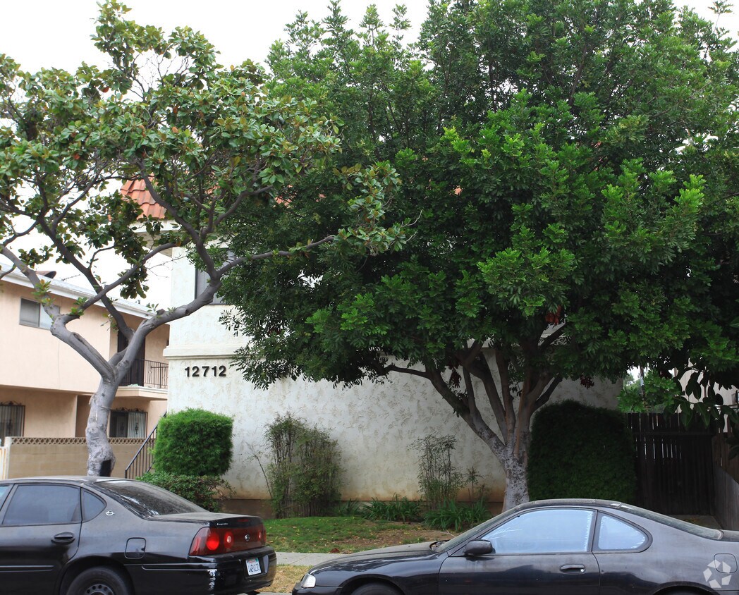 Building Photo - 12712 Cranbrook Ave