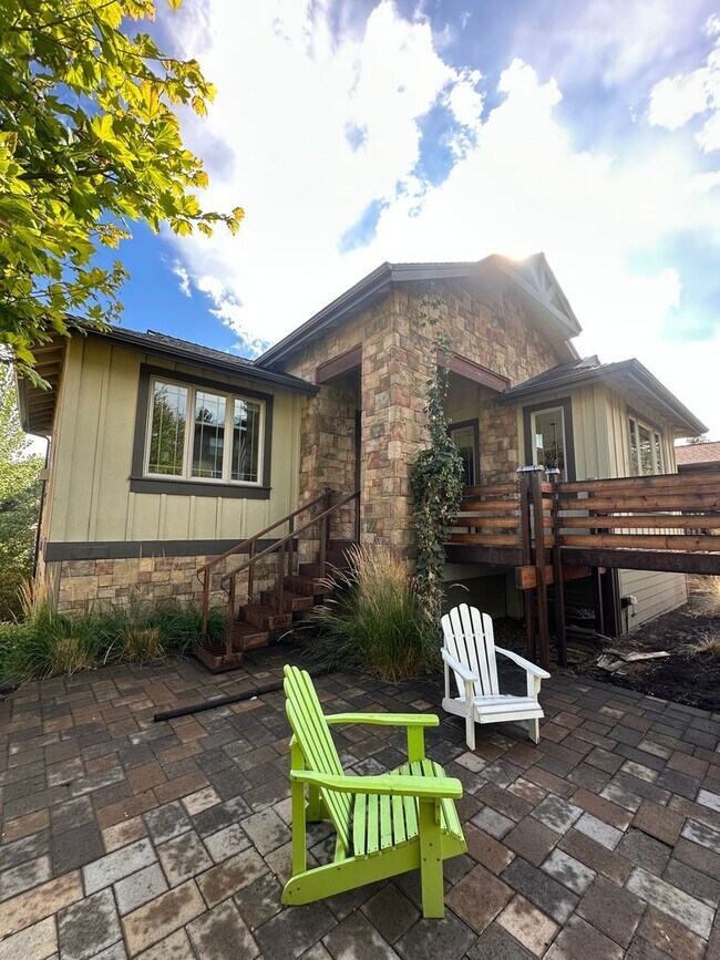 Foto del edificio - 1299 NW Ogden Ave