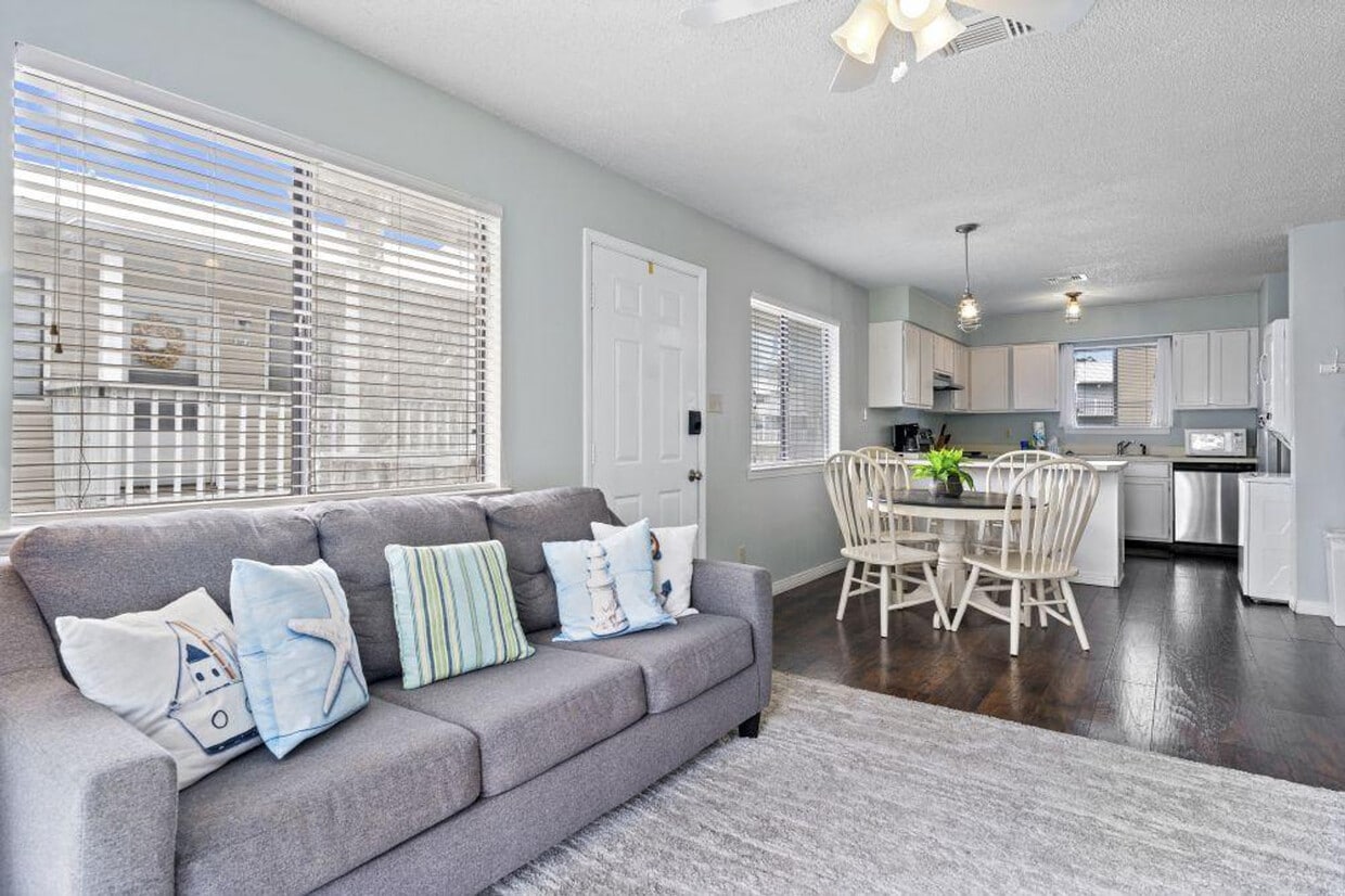 Foto principal - 25925 Canal Rd