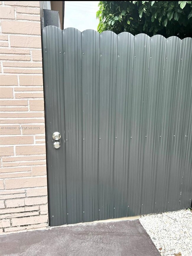 Foto del edificio - 11241 SW 7th Terrace