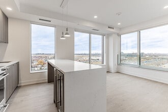 Building Photo - 31 York Garden Wy