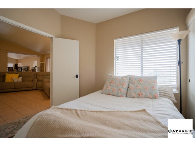 Foto del edificio - 15647 W WATKINS ST