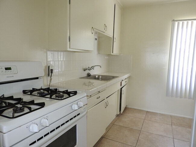 Foto del edificio - 5063-69 Muir Ave