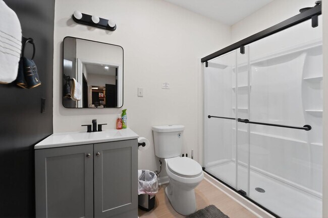 Foto del edificio - Private Basement Apartment for Rent!