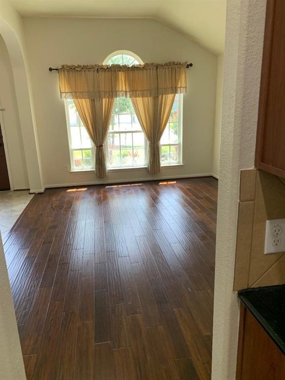 Photo - 13918 Goodridge Dr Apartment