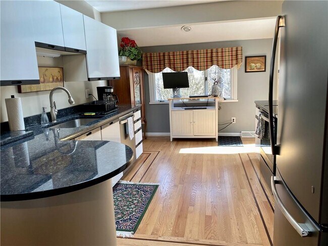 Foto del edificio - 9 Shadow Brook Ln