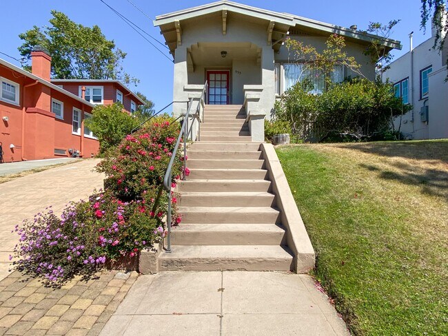 Building Photo - 959 Ventura Ave
