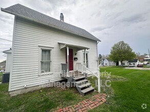 Building Photo - 409.5 E 3rd St