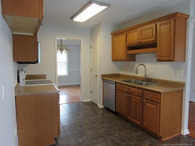 Building Photo - 35 Morganton Ct