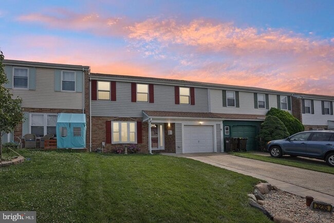 Building Photo - 3235 Independence Ct