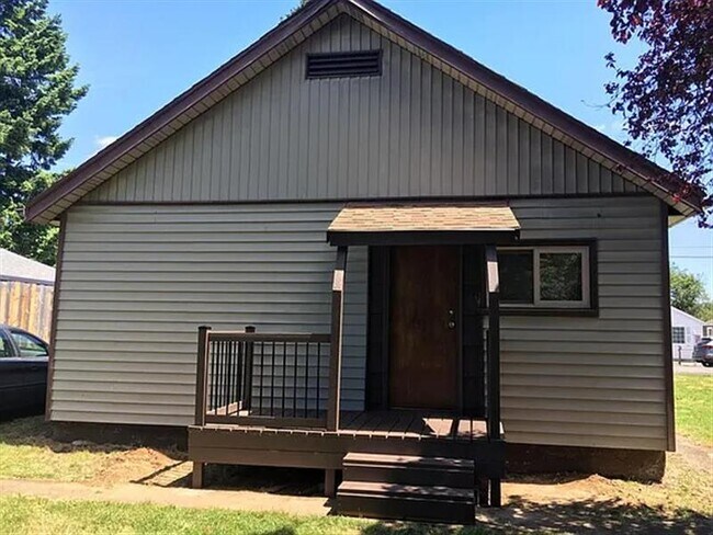 Building Photo - Duplex