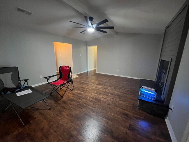 Building Photo - Sherwood Rental