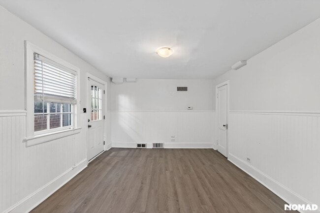 Building Photo - 821 Onslow St