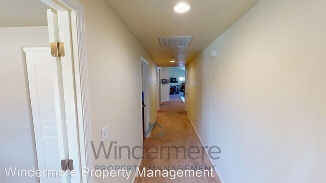 Building Photo - 3 br, 2 bath House - 1262 SW Carver