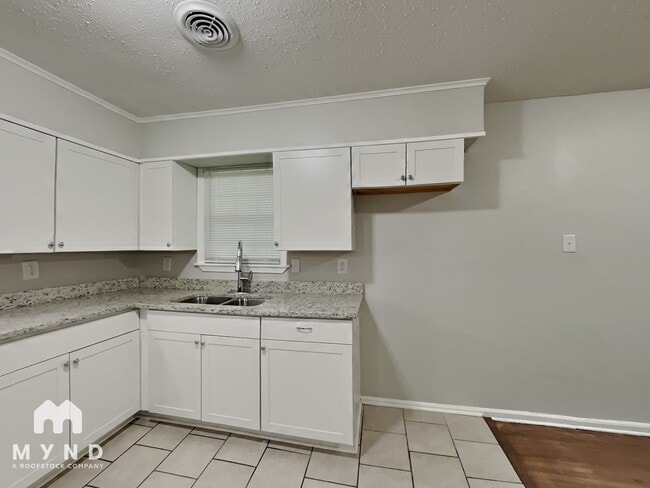 Building Photo - 4185 Yale Rd