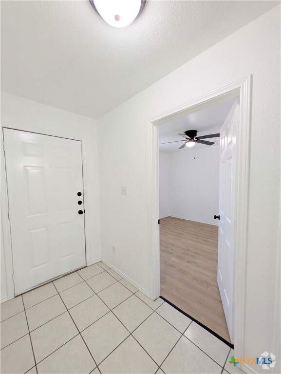 Building Photo - 1070 Misty Acres Dr