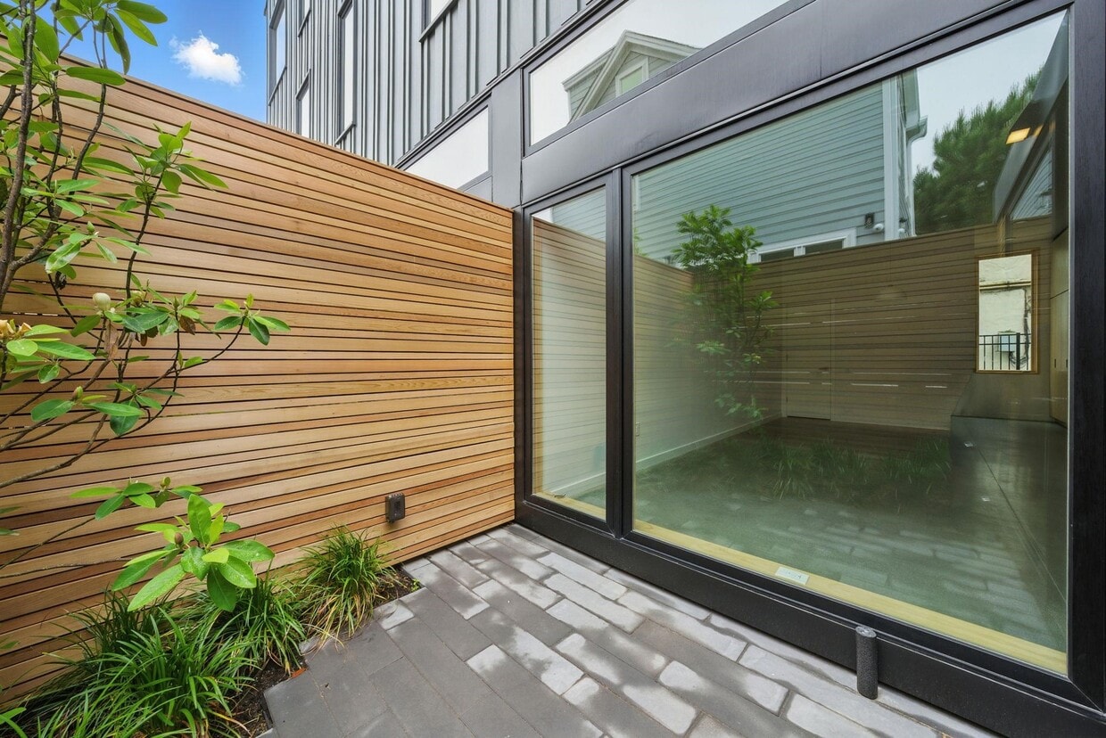 Foto principal - 11 Beacon Ave