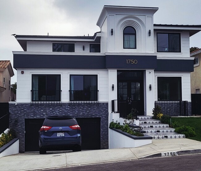 Foto del edificio - 1750 Gates Ave