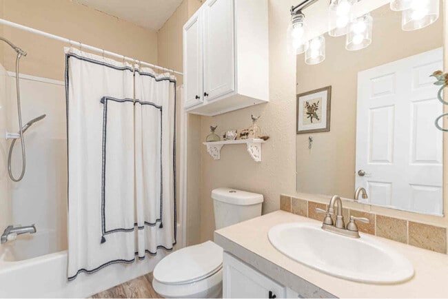 Foto del edificio - 308 Castin Ln