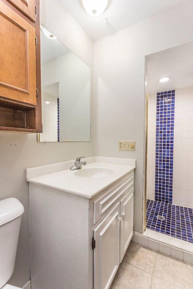 Building Photo - 3 Bed 3 Bath with 2 Stall Garage