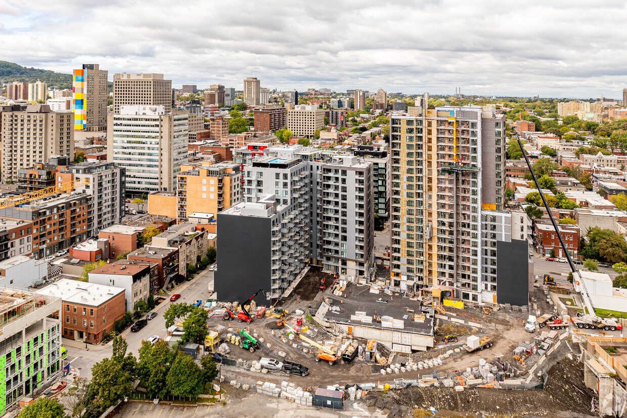 Aerial Photo - Auguste & Louis Condominiums