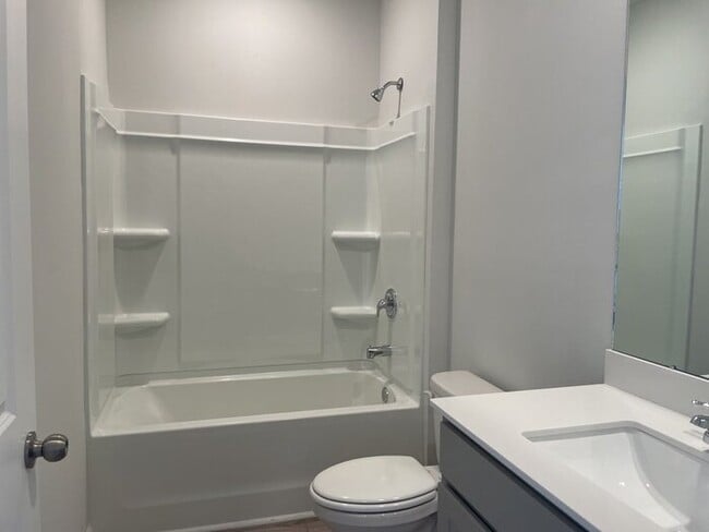 Building Photo - 239 W Bradford Pointe Dr