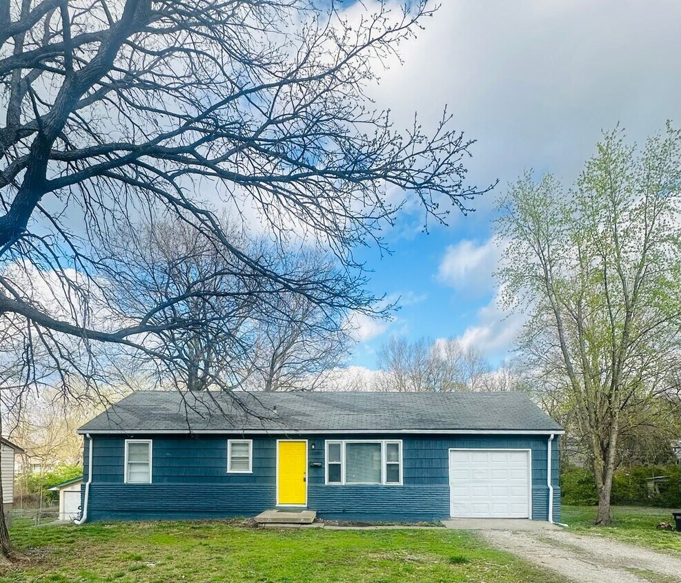 Primary Photo - Ranch Style 3 Bedroom Home For Rent