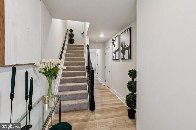 Building Photo - 10939 Drummond Pl