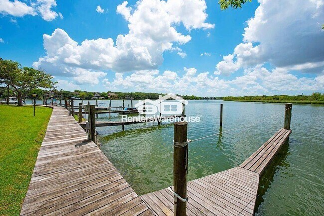 Foto del edificio - 18809 Egret Bay Blvd
