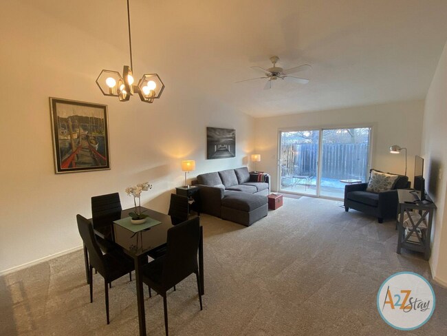 Building Photo - Furnished 2 Bed 2 Bath includes WiFi & uti...