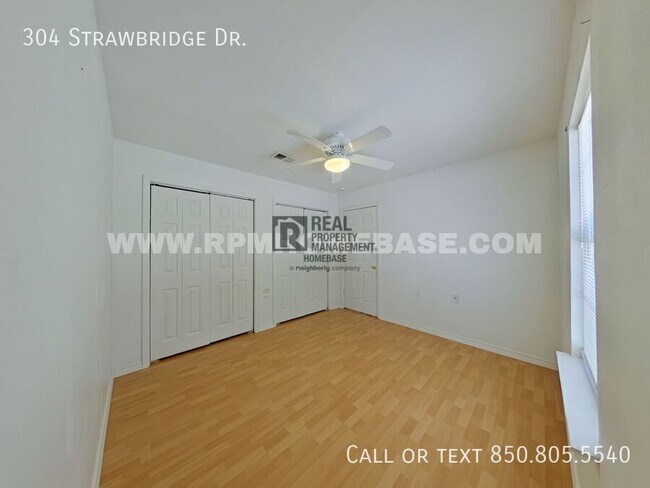 Foto del edificio - 304 Strawbridge Dr