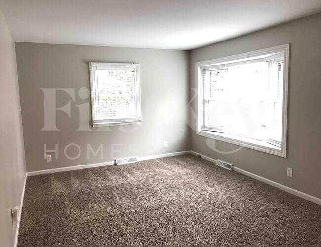 Foto del edificio - 4114 Farmbrooke Dr