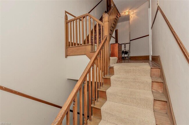 Foto del edificio - 283 Corning Dr