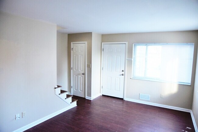 Building Photo - 1175 A Sanborn Place