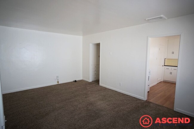 Building Photo - 2117 Watson St