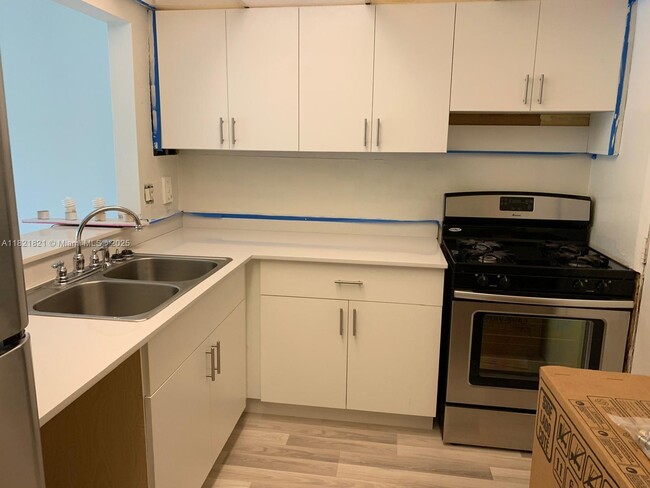 Foto del edificio - 17901 NW 68th Ave