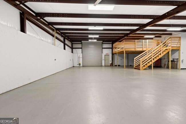 Building Photo - 221 Columbus Dr